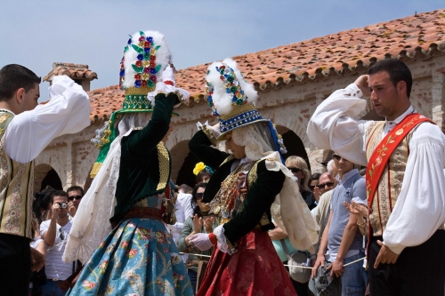 Danza de las Lanzas. El Cerro de Andévalo. Autora: Bredy, Erica. Fondo Gráfico IAPH