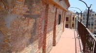 Detalle de las humedades externas en el tambor de la cúpula