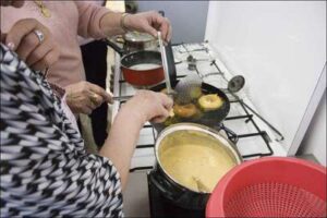 Elaboración de roscos en sarten