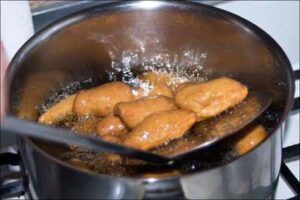 Elaboración de piñonates y buñuelos