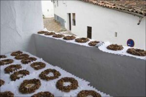 Elaboración dulce de piñonate