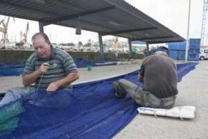 Elaboración de la red de arrastre tangonera