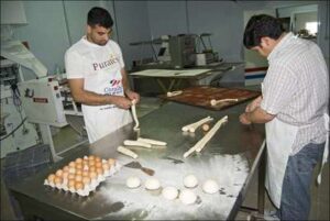 Elaboración de hornazos