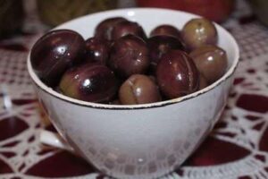 Aliño de aceitunas negras y verdes