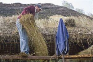 Construcción de techumbre de chozos