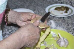 Elaboración de Hormigos en Dehesas de Guadix