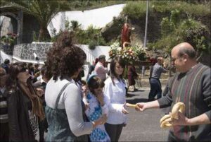 Elaboración de roscos de San Marcos