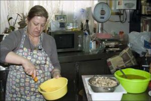 Elaboración de pollo en escabeche