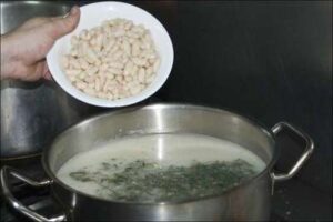 Elaboración de Olla de Trigo