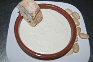 Elaboración de Ajoblanco