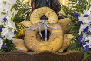 Elaboración de roscos de San Marcos